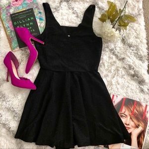 🎉HOST PICK🎉🖤She Sparkles Romper🖤